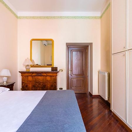 Grand Classic Apartment At San Martino By Napoliapartments Esterno foto