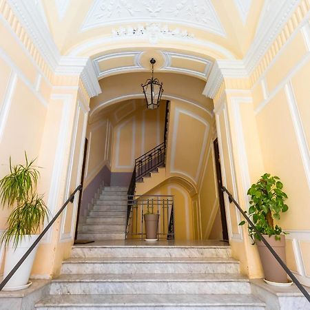 Grand Classic Apartment At San Martino By Napoliapartments Esterno foto