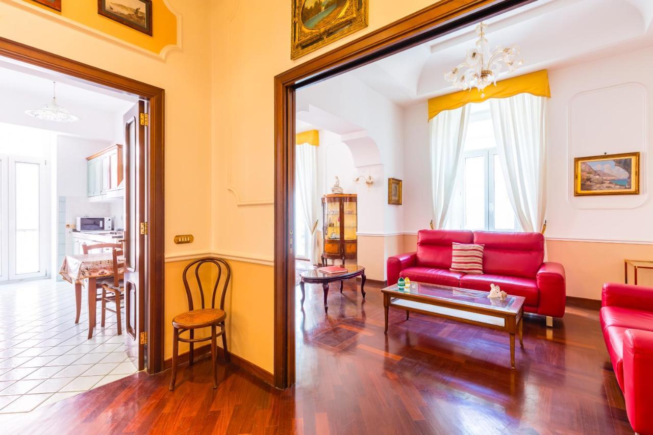 Grand Classic Apartment At San Martino By Napoliapartments Esterno foto