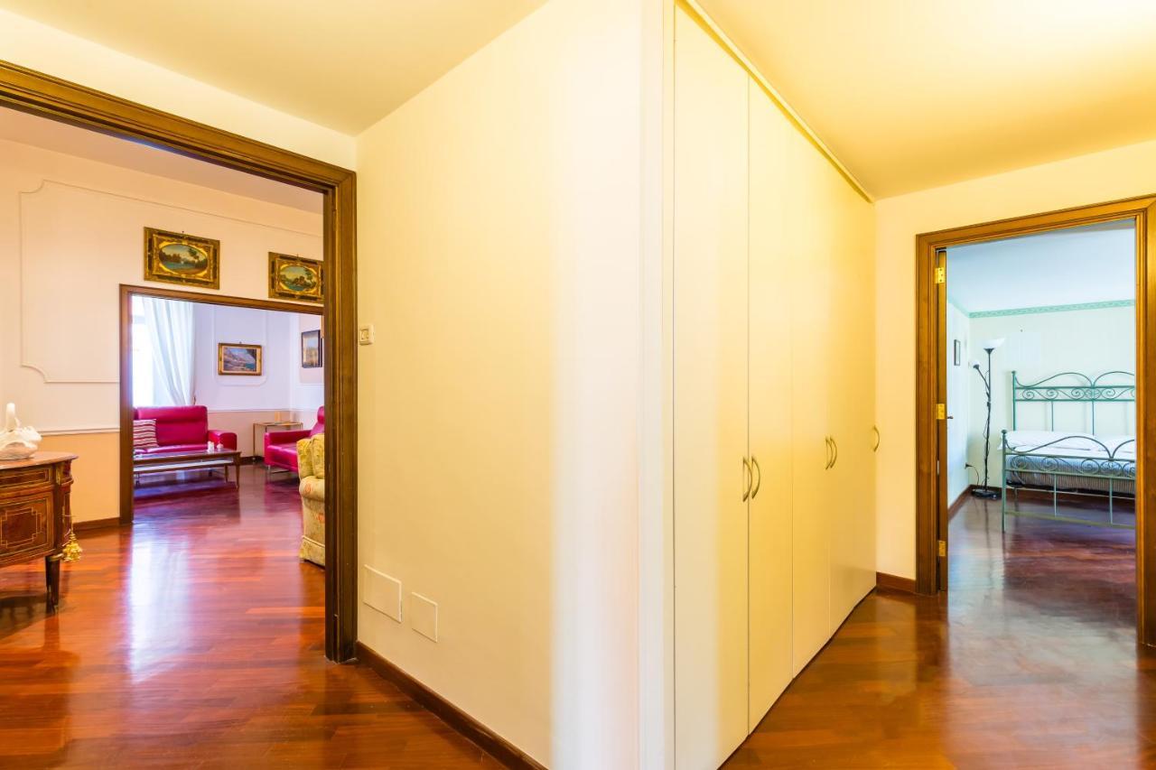 Grand Classic Apartment At San Martino By Napoliapartments Esterno foto