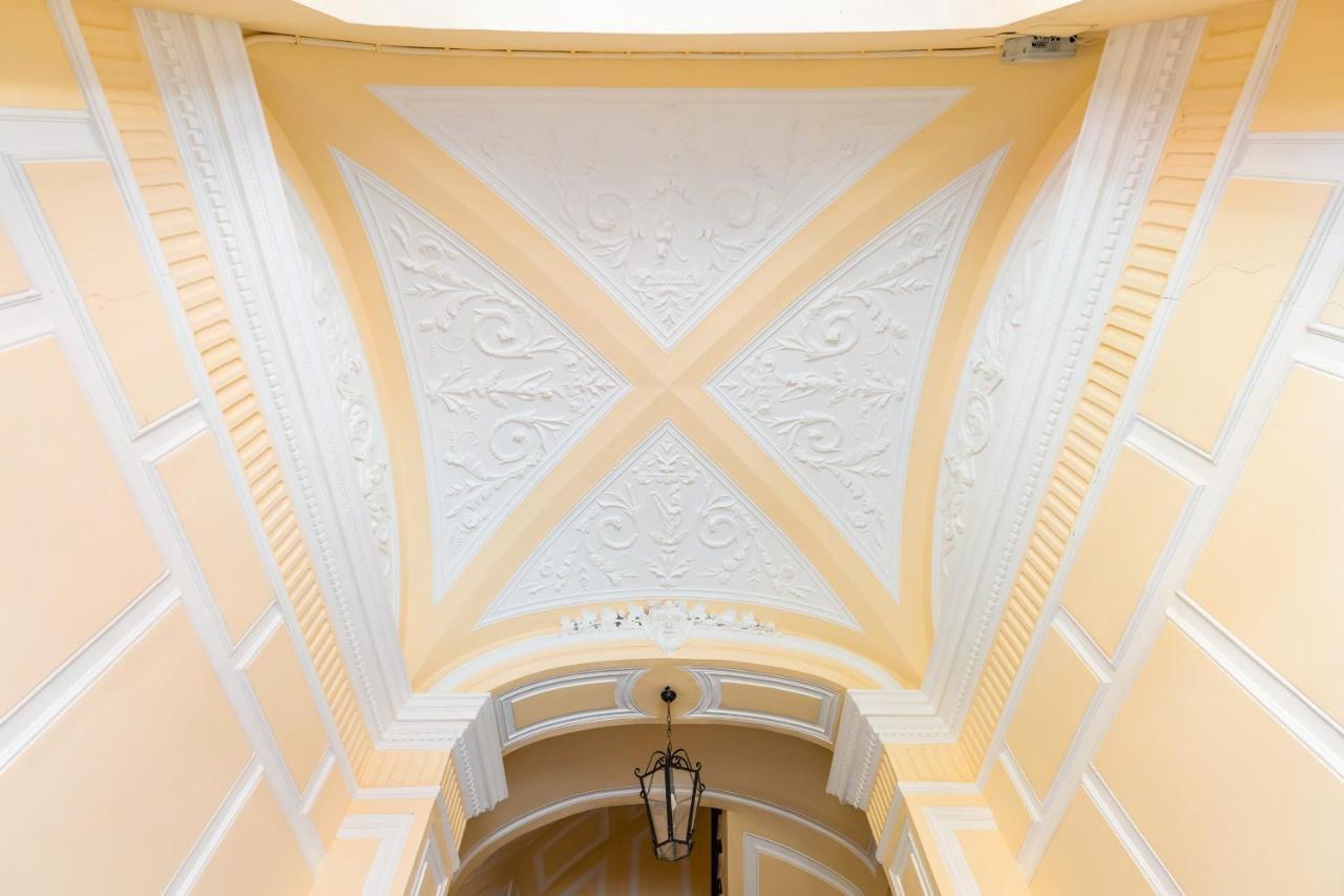 Grand Classic Apartment At San Martino By Napoliapartments Esterno foto