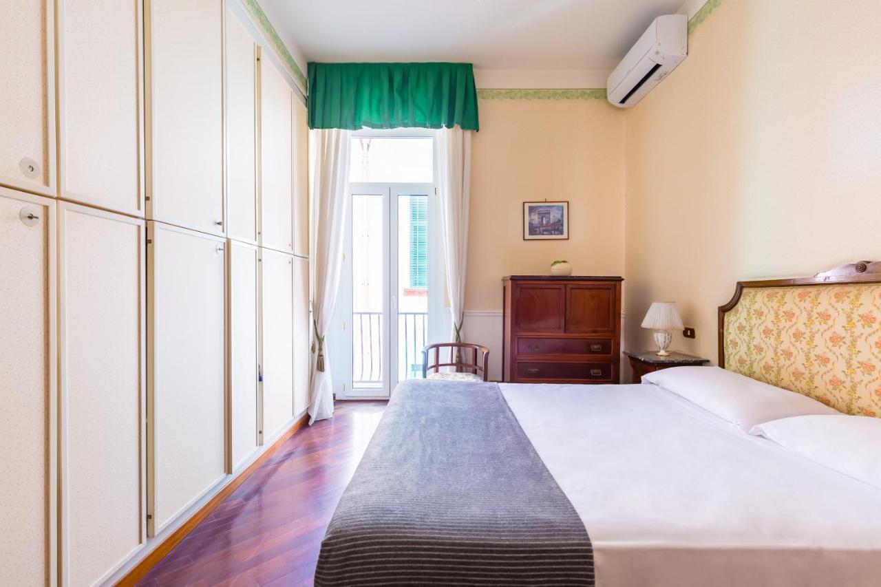 Grand Classic Apartment At San Martino By Napoliapartments Esterno foto