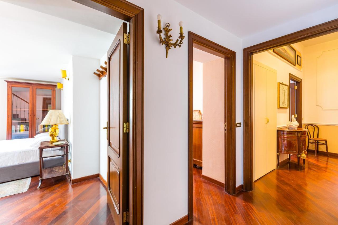 Grand Classic Apartment At San Martino By Napoliapartments Esterno foto