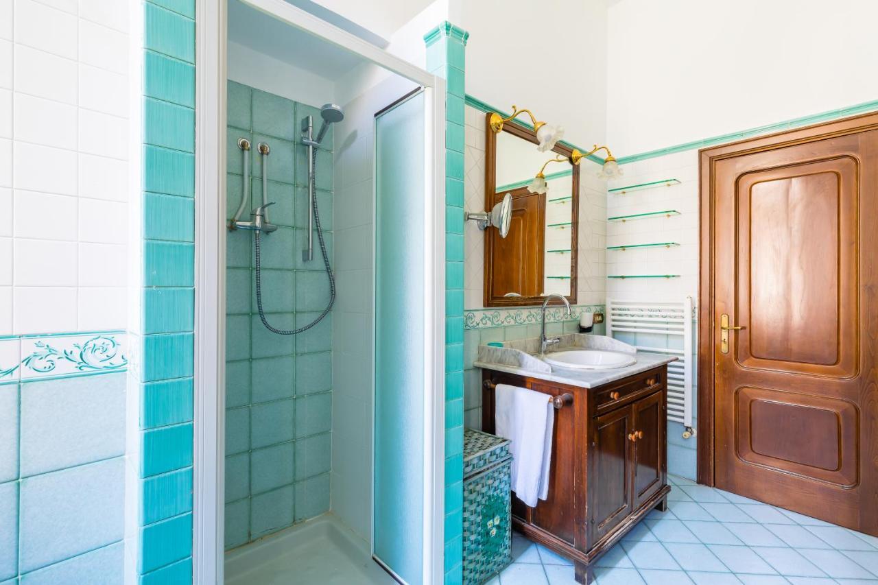 Grand Classic Apartment At San Martino By Napoliapartments Esterno foto