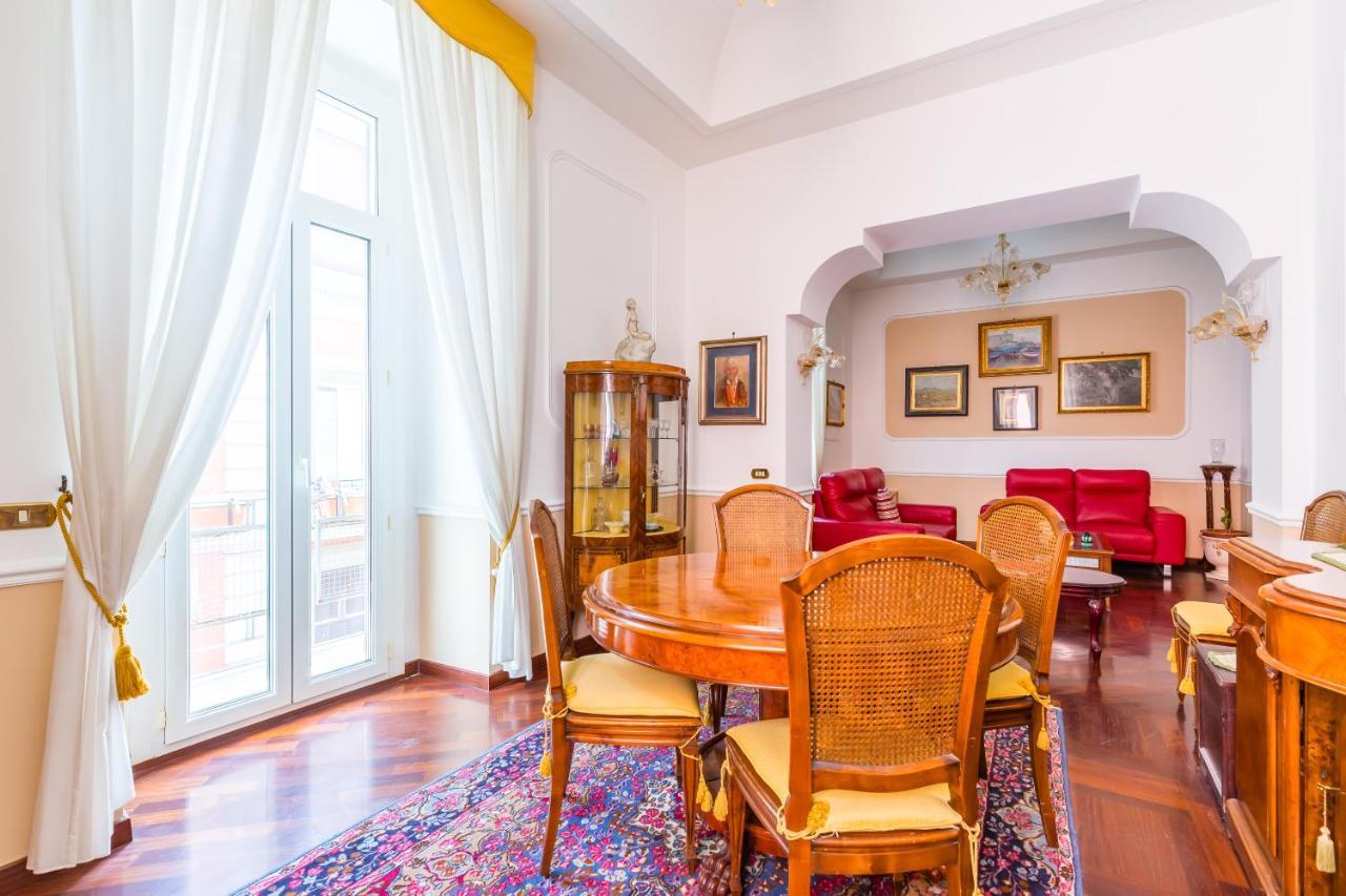 Grand Classic Apartment At San Martino By Napoliapartments Esterno foto