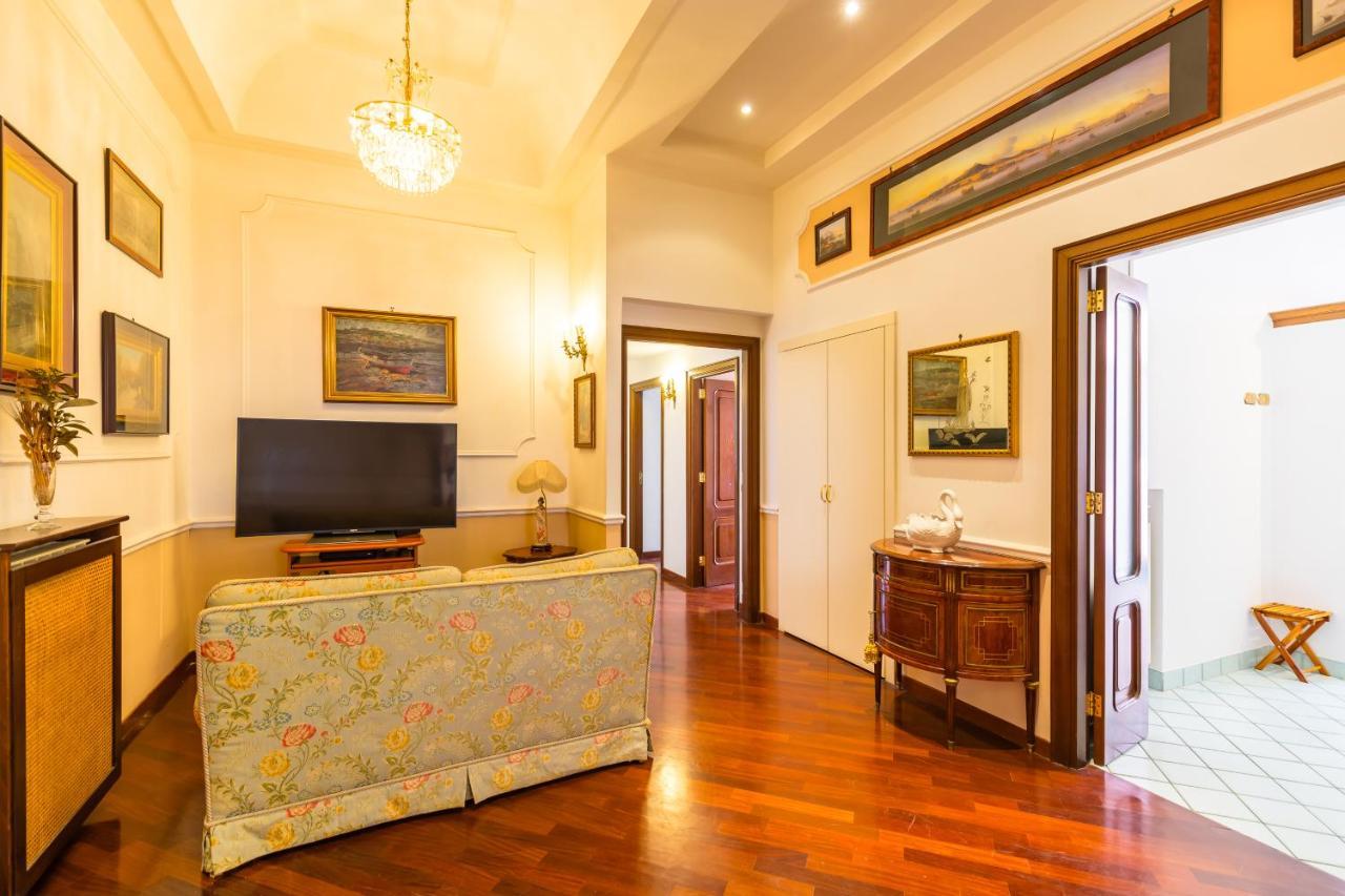 Grand Classic Apartment At San Martino By Napoliapartments Esterno foto