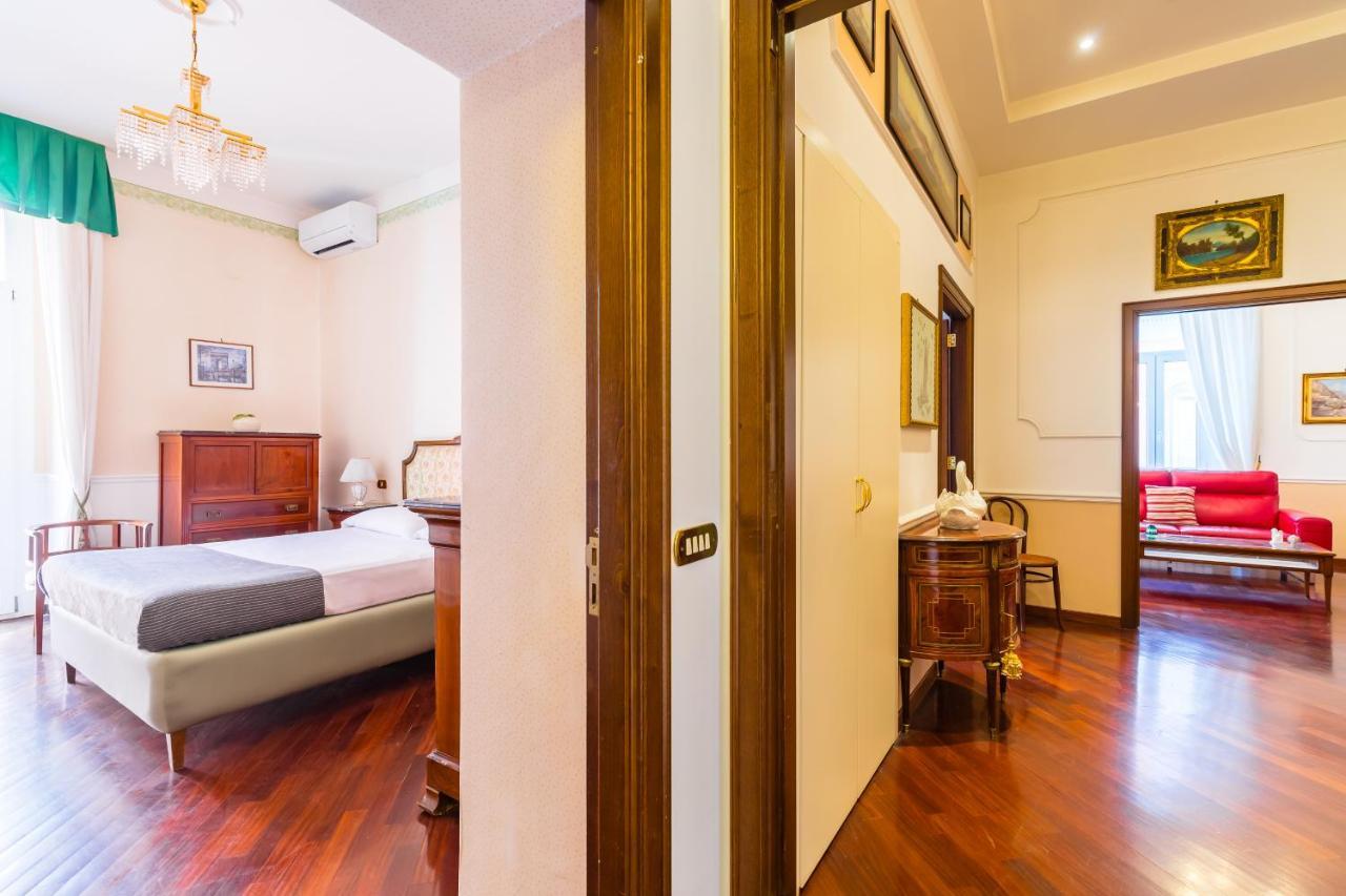Grand Classic Apartment At San Martino By Napoliapartments Esterno foto