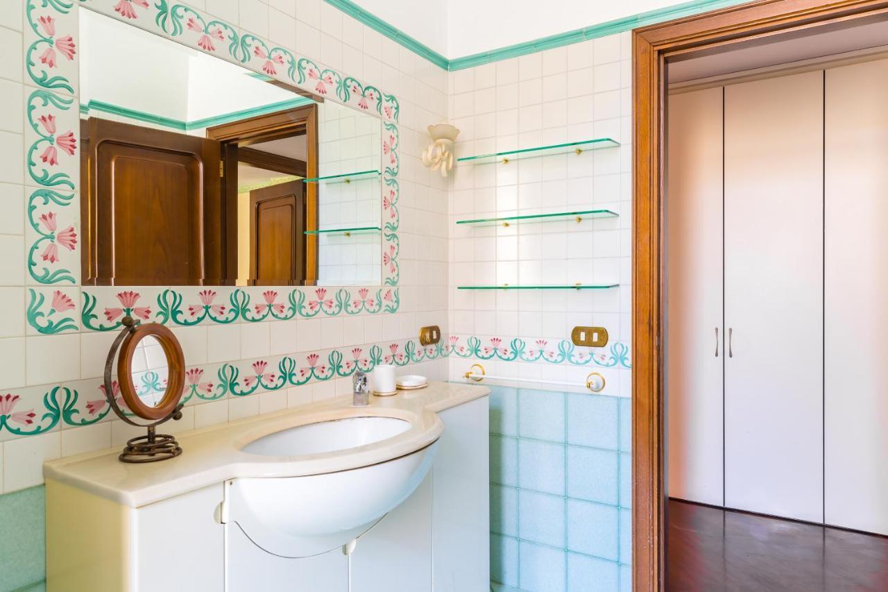 Grand Classic Apartment At San Martino By Napoliapartments Esterno foto