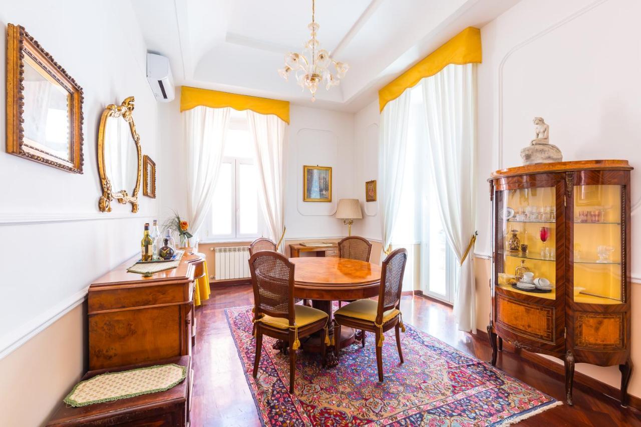 Grand Classic Apartment At San Martino By Napoliapartments Esterno foto