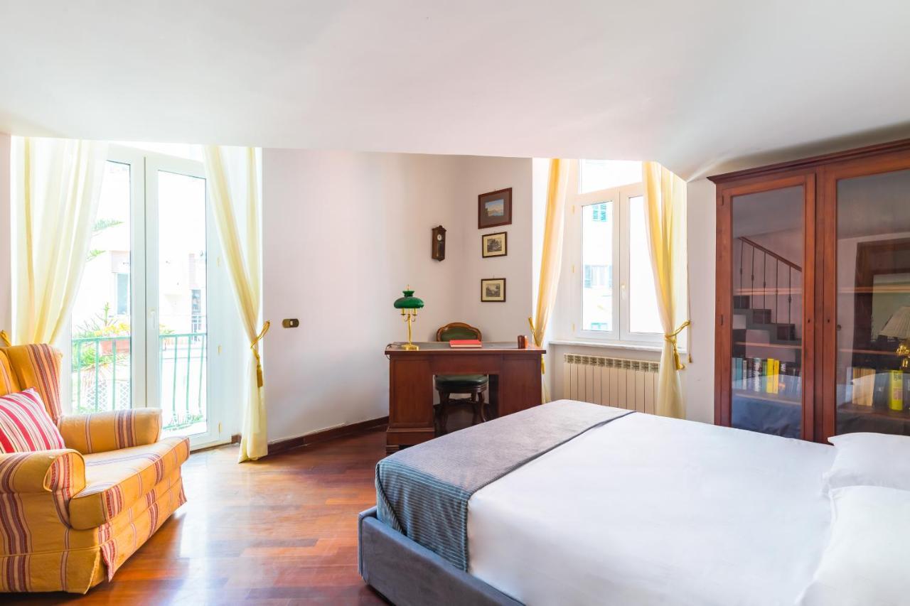 Grand Classic Apartment At San Martino By Napoliapartments Esterno foto