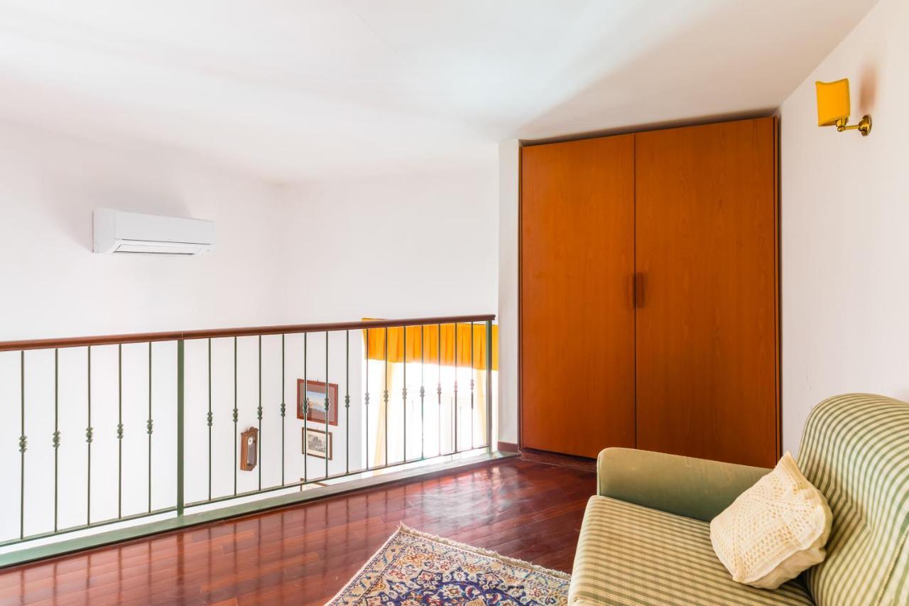 Grand Classic Apartment At San Martino By Napoliapartments Esterno foto